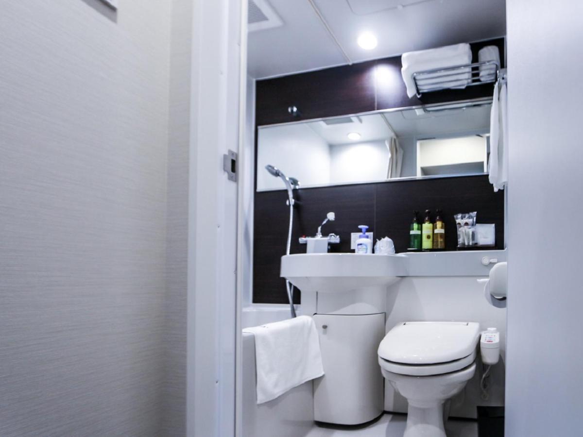 Hotel Livemax Yokohama Kannai Ekimae Kültér fotó
